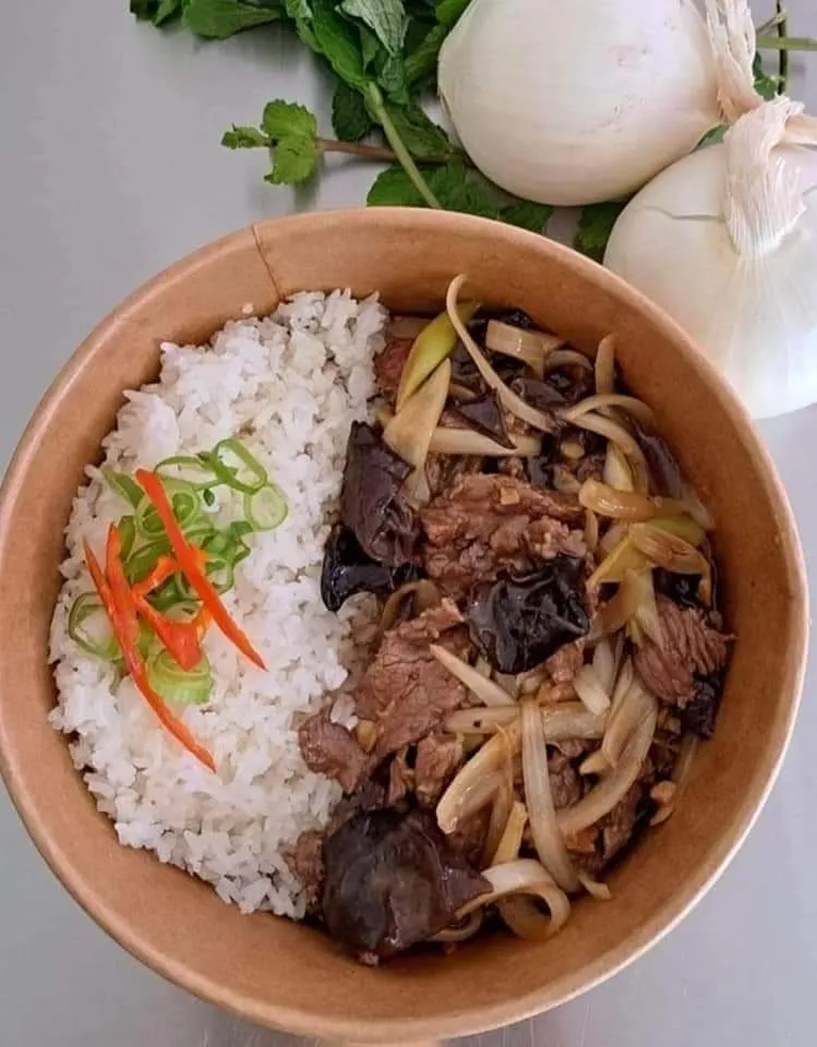 Boeuf Gingembre Et Champignons Noirs